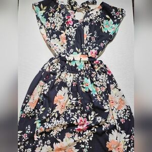 Lauren Conrad Dress Small Pastel Floral Print Grey Wedding Event Spring Summer‎